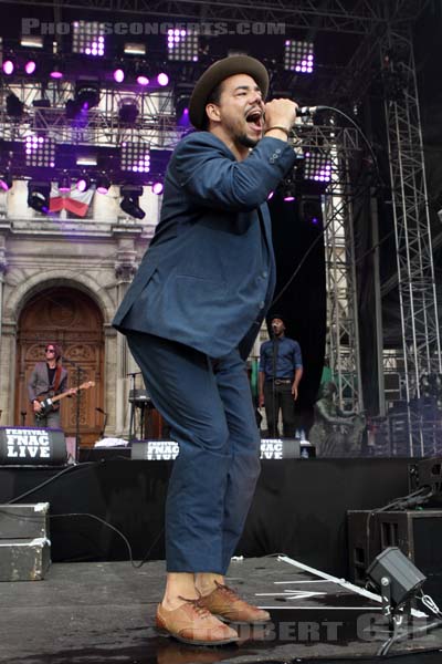 BEN L'ONCLE SOUL AND MONOPHONICS - 2014-07-20 - PARIS - Parvis de l'Hotel de Ville - 